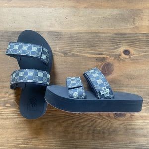 Vans Cayucas Slide Mega Platform